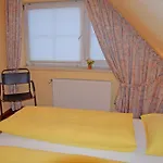 Отель Mit Fruehstueck Im Ostseebad Бабе