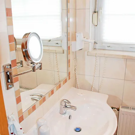 Mit Fruehstueck Im Ostseebad Hotel Baabe