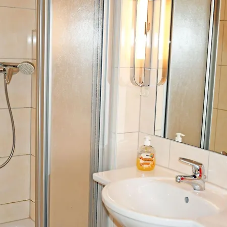 Mit Fruehstueck Im Ostseebad * Baabe